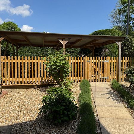 3 Bed Spa Cottage Southwater Eksteriør billede