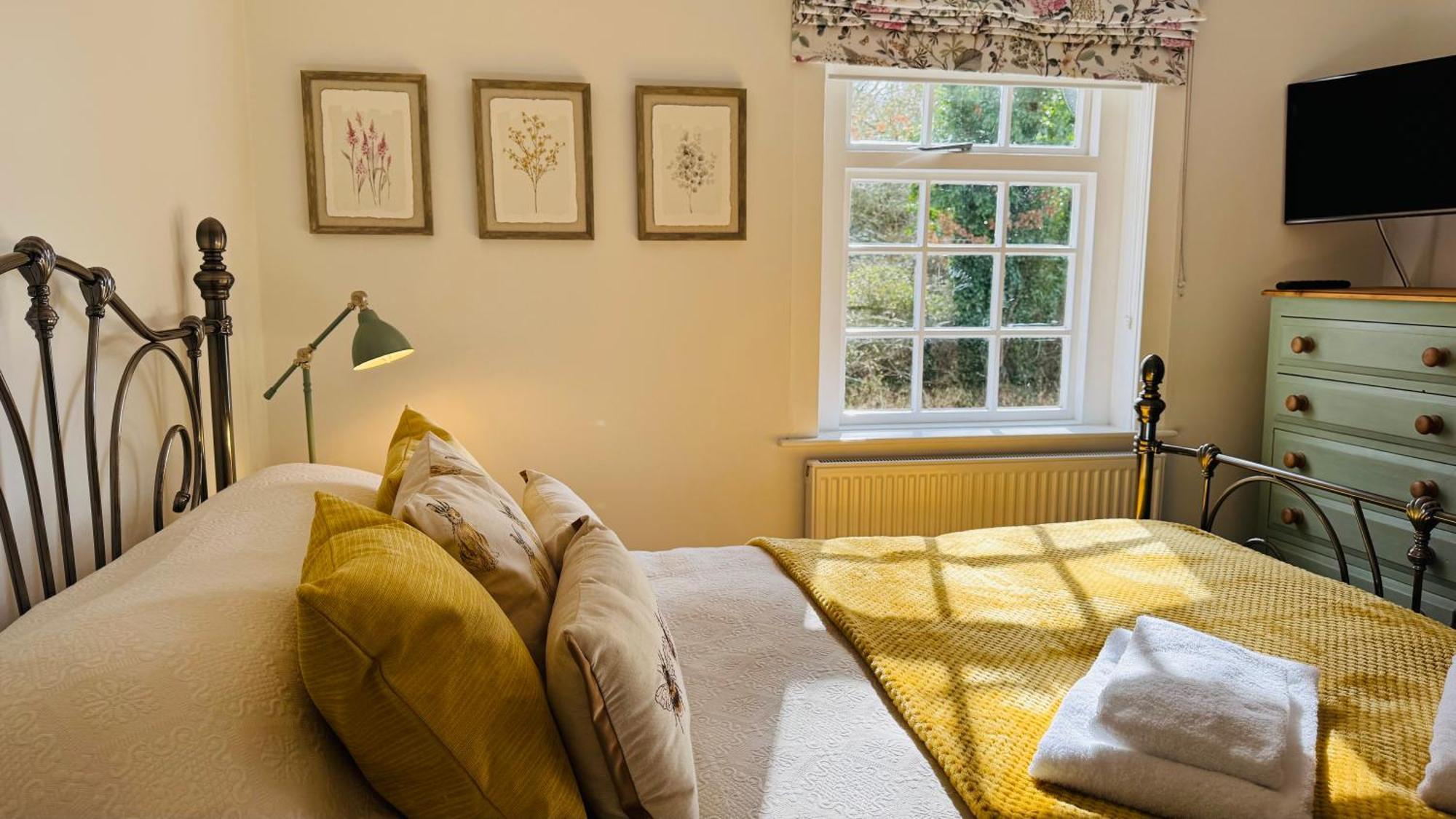 3 Bed Spa Cottage Southwater Eksteriør billede