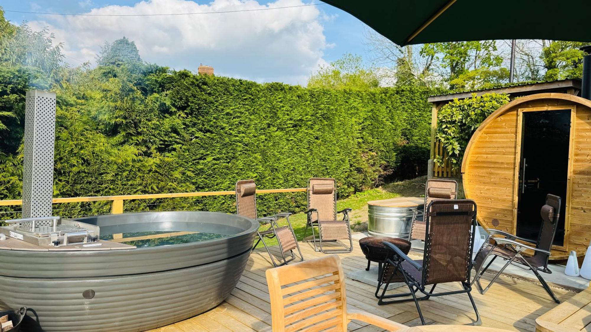 3 Bed Spa Cottage Southwater Eksteriør billede